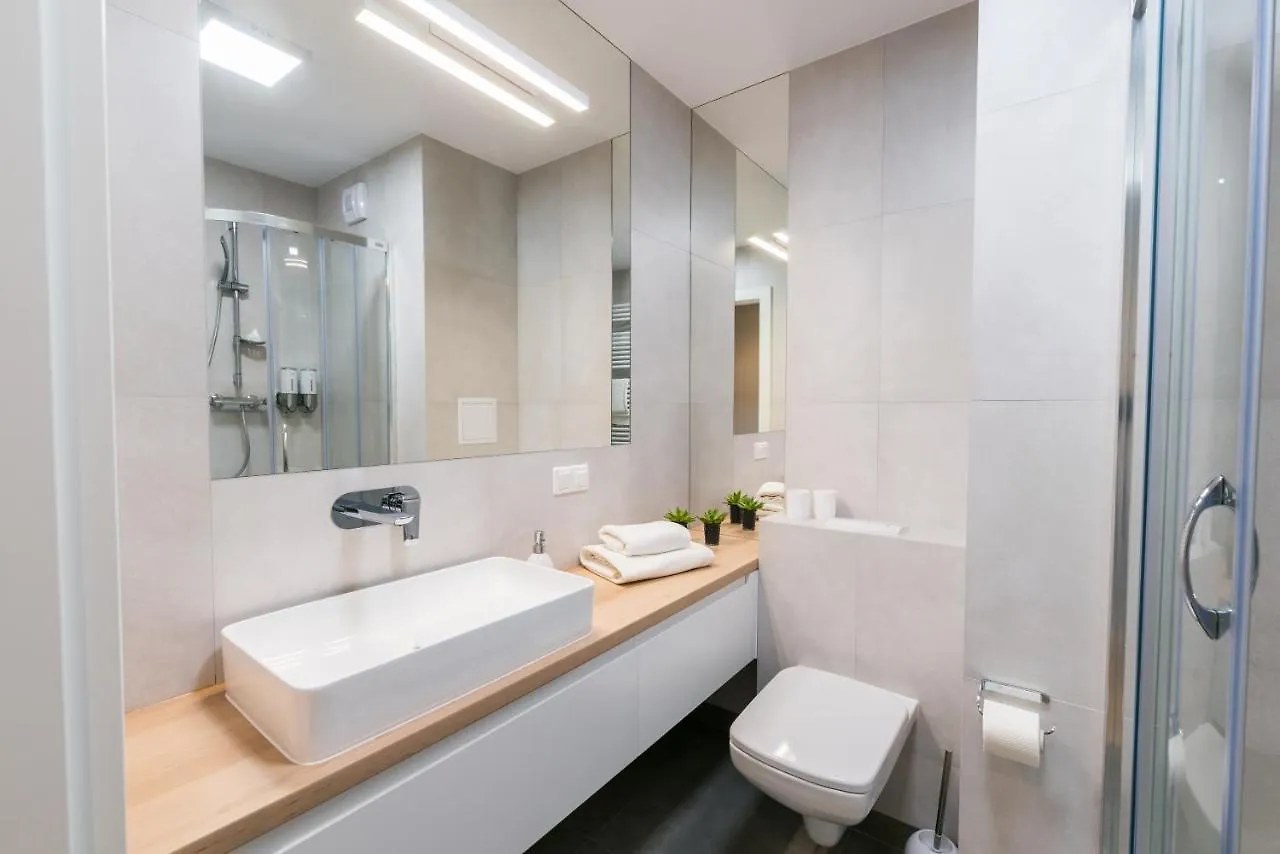 Q17 Apartments Rynek Wroclaw 0*,  Poland